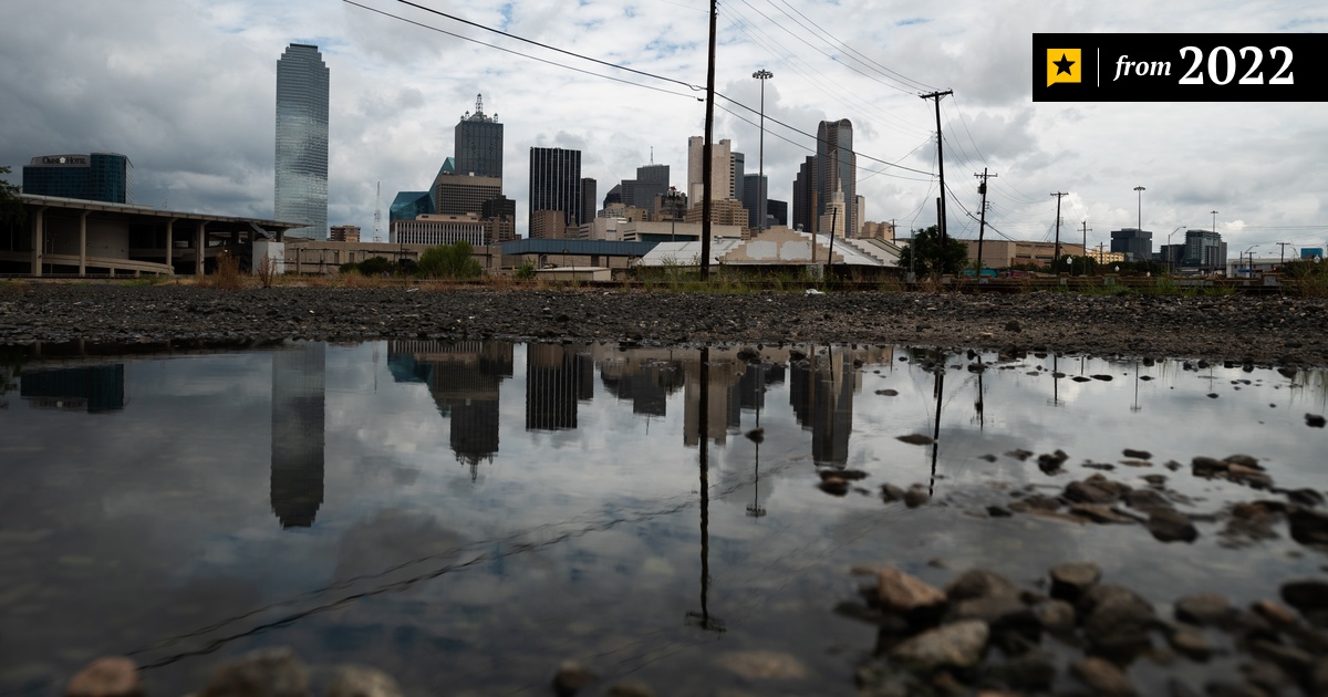 Texas high-speed train company loses leaders and slows land acquisition